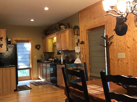 4th image of 158 Beacon Hill Dr