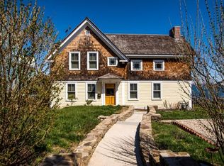 97 Pleasant St, North Kingstown, RI 02852