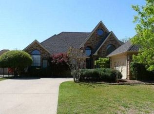 709 Herman Dr, Hurst, TX 76054