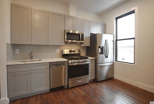 Rented by Onyx | media 7