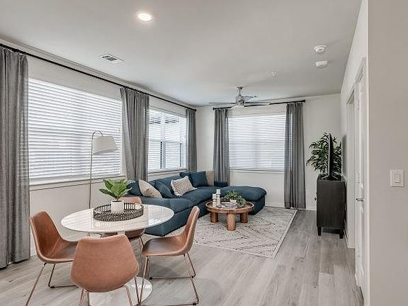 2nd image of 2708 N Henderson Ave #5236