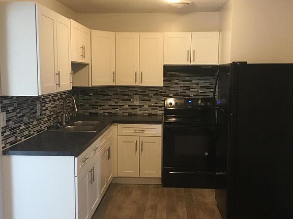 2nd image of 6403 Lucente Dr