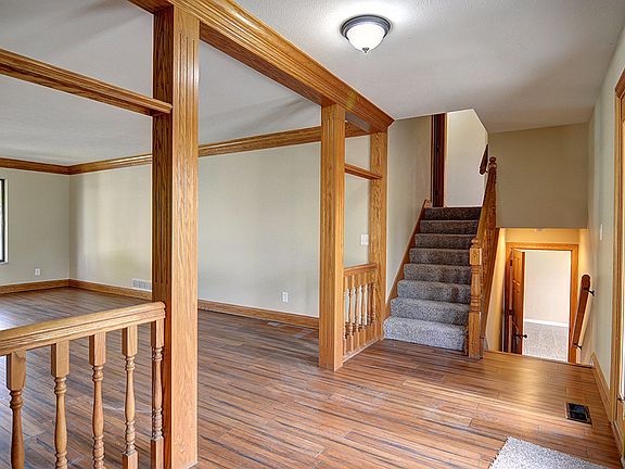 5th image of 411 Island Lake Ct