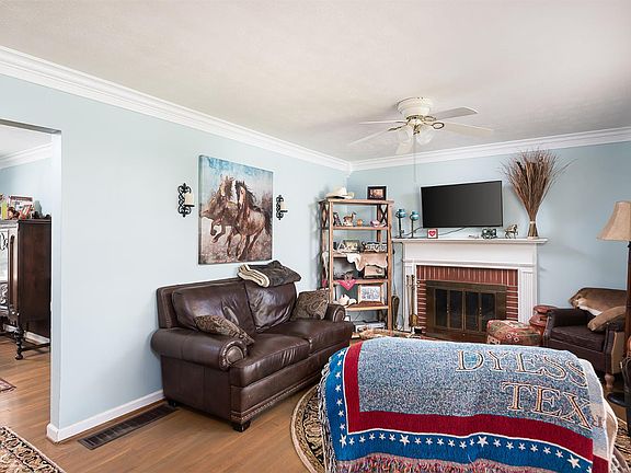 2nd image of 146 Saint Ann Dr