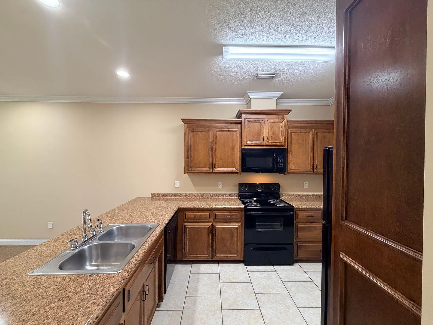 2 Bedroom/2 Bath Duplex in North Lowndes — Photo 1