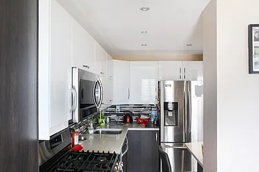 Sold by Thomas Lipovetsky, LREB