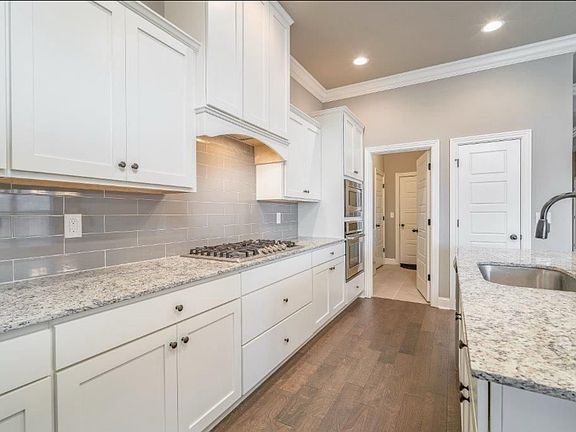 2nd image of 4506 Lilly St