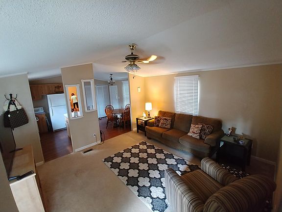 5th image of 304 Stonewood Dr