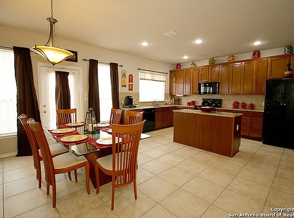 4th image of 23034 Airedale Ln