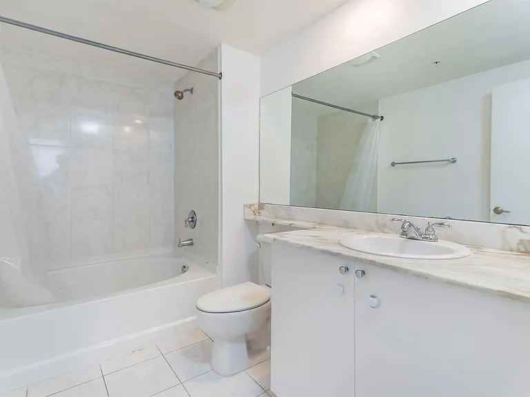 18800 NE 29th Ave #923 — Photo 14
