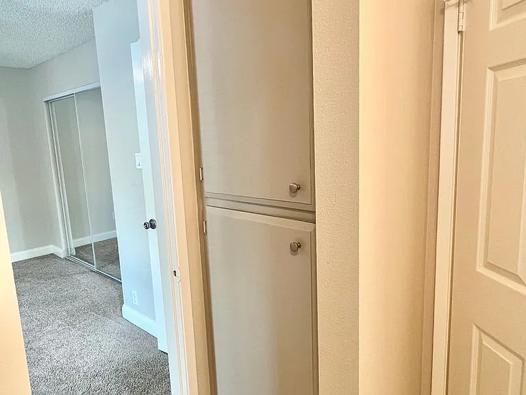 Courtyard Apartments — Photo 8