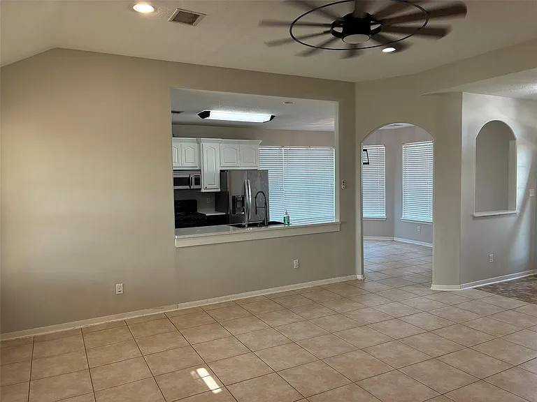 14049 Overstreet Dr — Photo 5