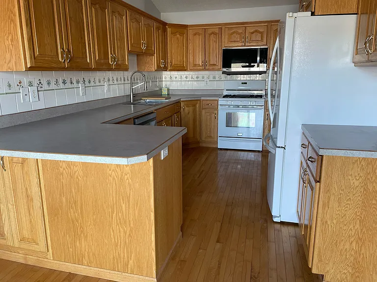 2706 Wheatland Dr S — Photo 17