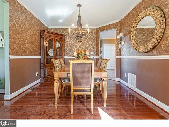5th image of 132 Karenlynn Dr