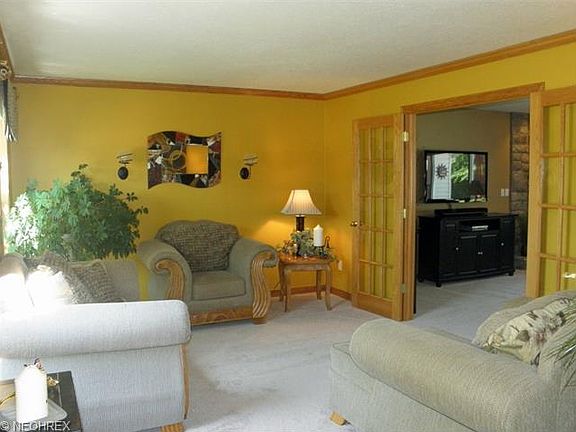2nd image of 217 Brook View Dr