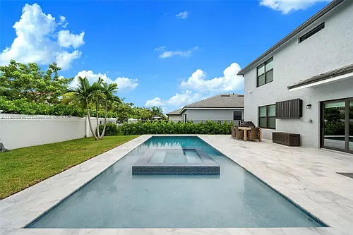 3142 Poinciana St Photo 1