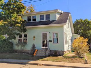 7 Prospect St, Springvale, ME 04083