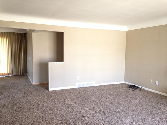2nd image of 11942 Farnum Ave