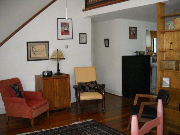 2nd image of 106 W Valley St