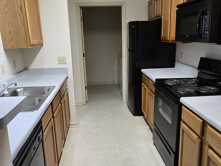Northfield Ridge Apartments — Photo 15