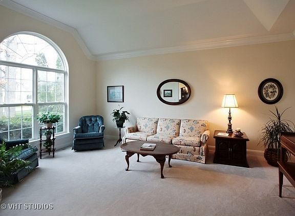 3rd image of 1135 Vineyard Dr