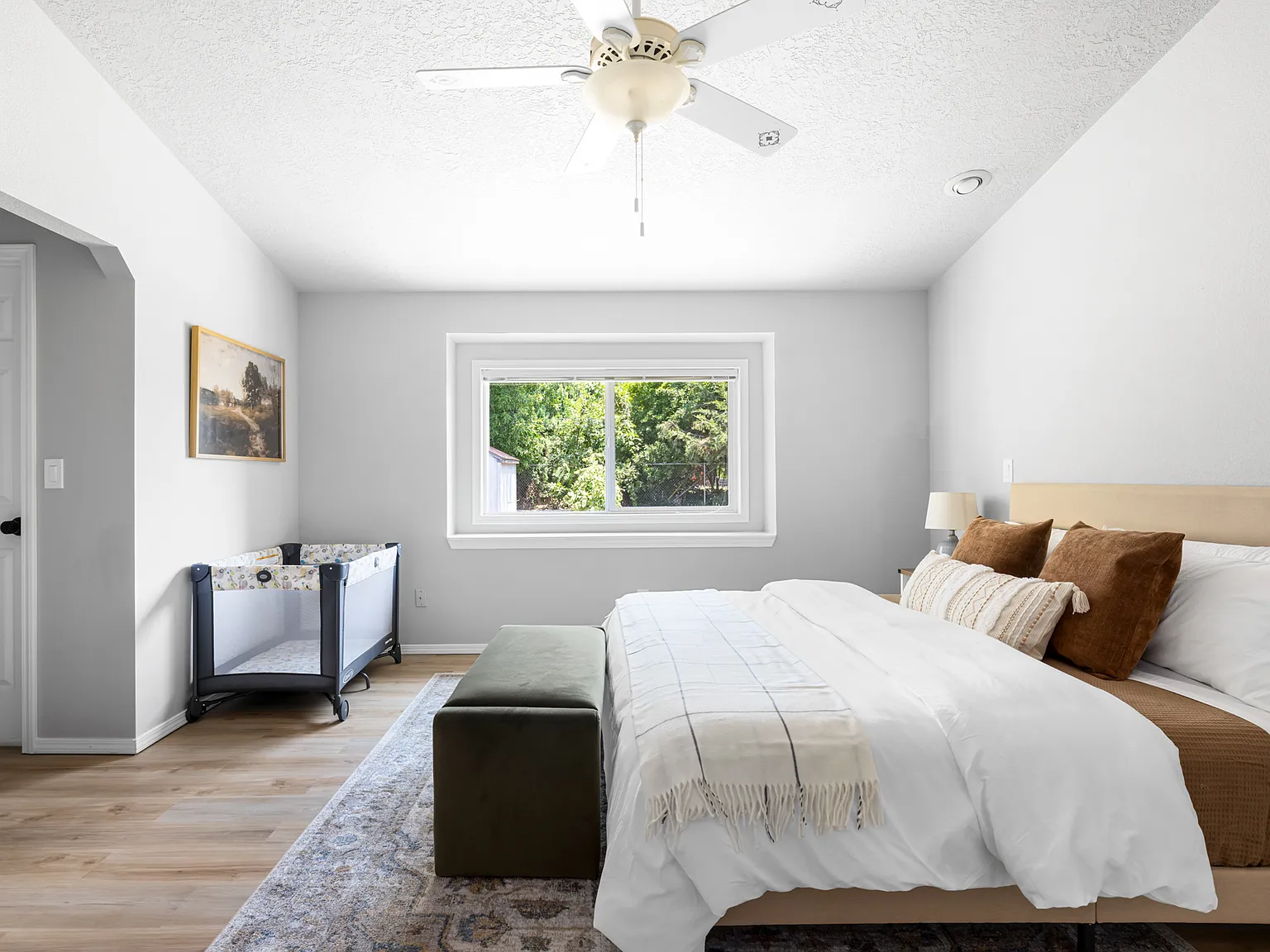 4 bed, 1928 sqft, $4,000 — Photo 3