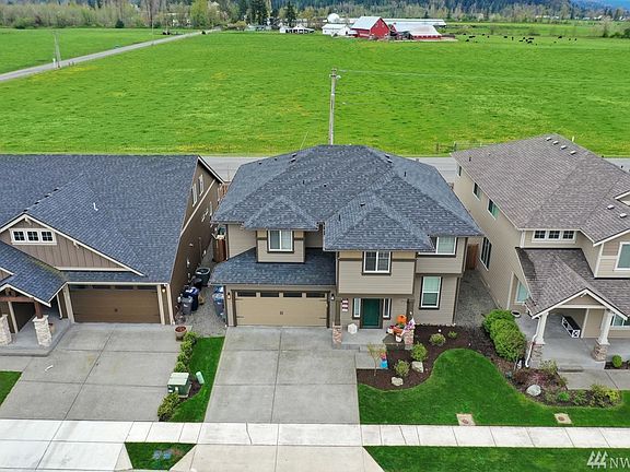 Spectacular pastoral & mountain views!