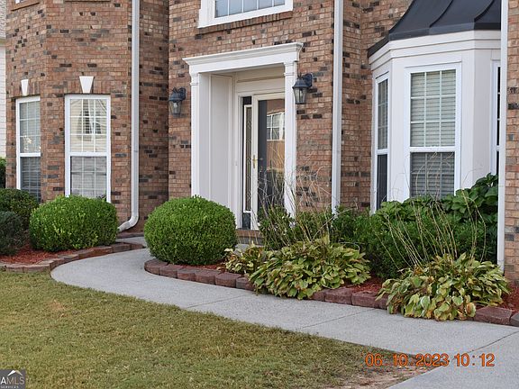 2nd image of 2689 Heritage Oaks Cir