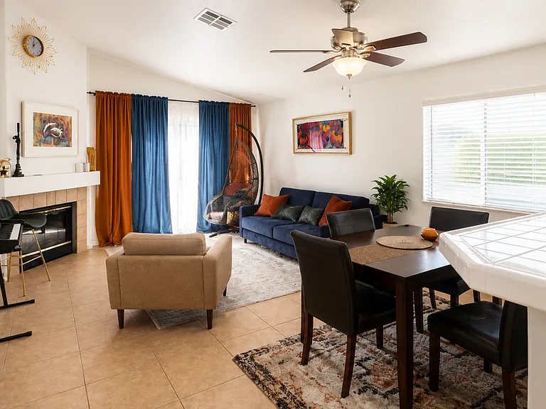 545 Yacht Harbor Dr — Photo 2