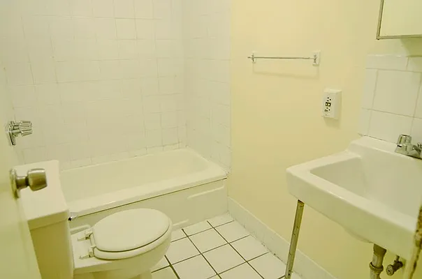 Rented by Park Property Advisors | media 13