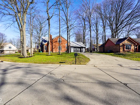 449 Old Hickory Ln, Greenwood, IN 46142