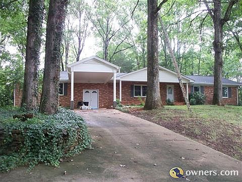 Front of home and driveway