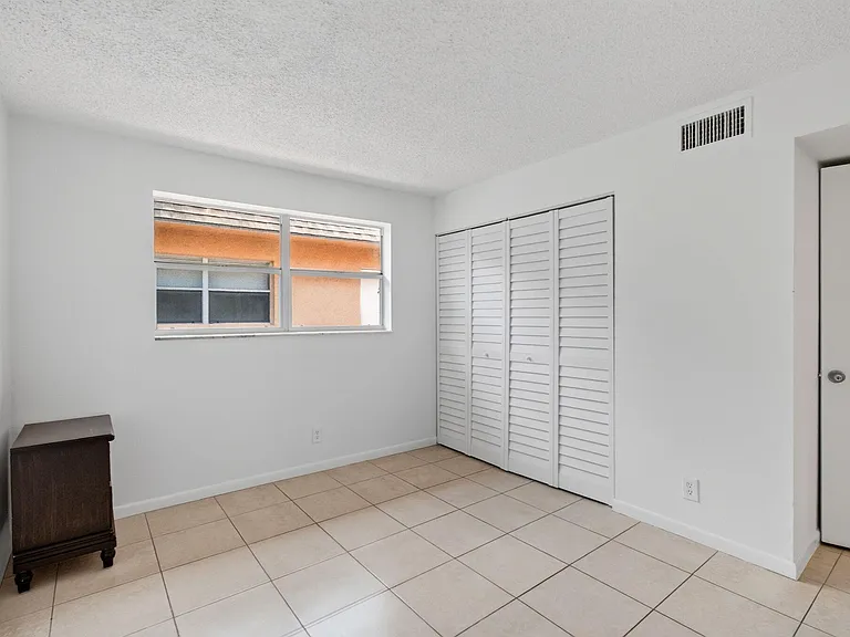 450 SW 2nd Ave #205 — Photo 22
