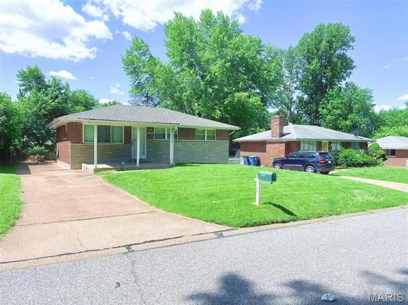 1154 Reale Ave, Saint Louis, MO 63138