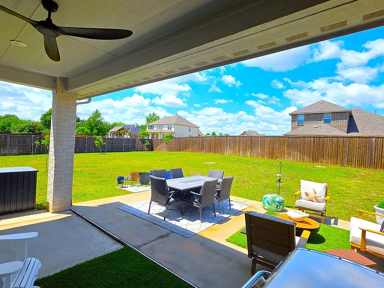 217 Longwood Dr — Photo 46