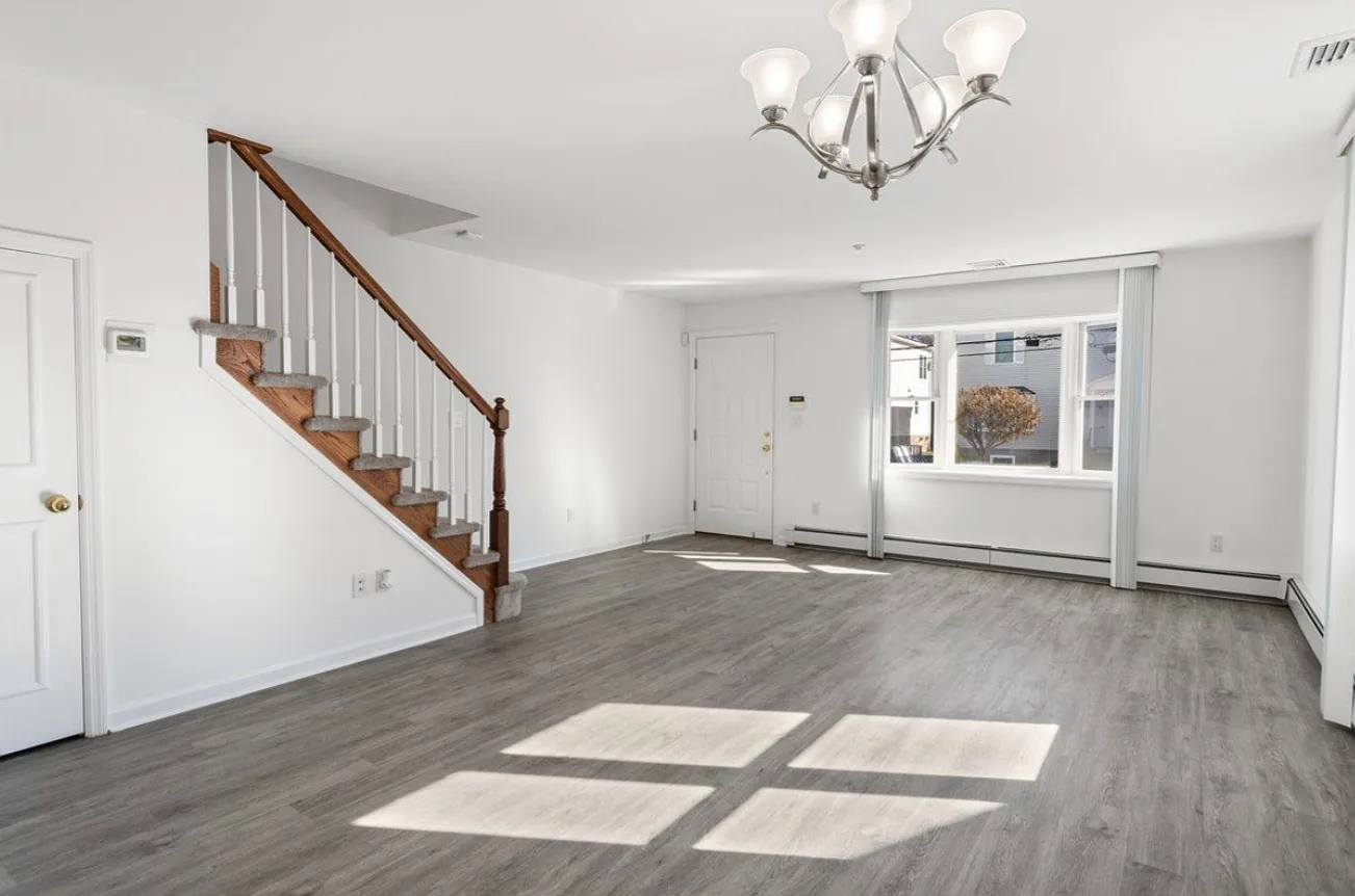 3 bed, 1500 sqft, $5,500 — Photo 3