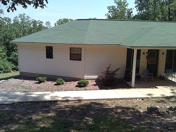 2nd image of 40 Suzanne Ln