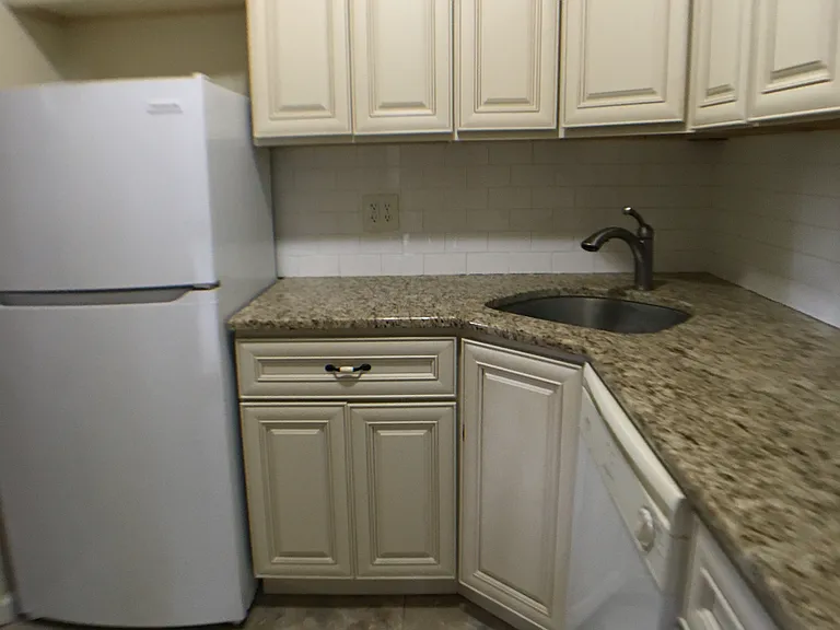 525 W Butler Pike #15 — Photo 12