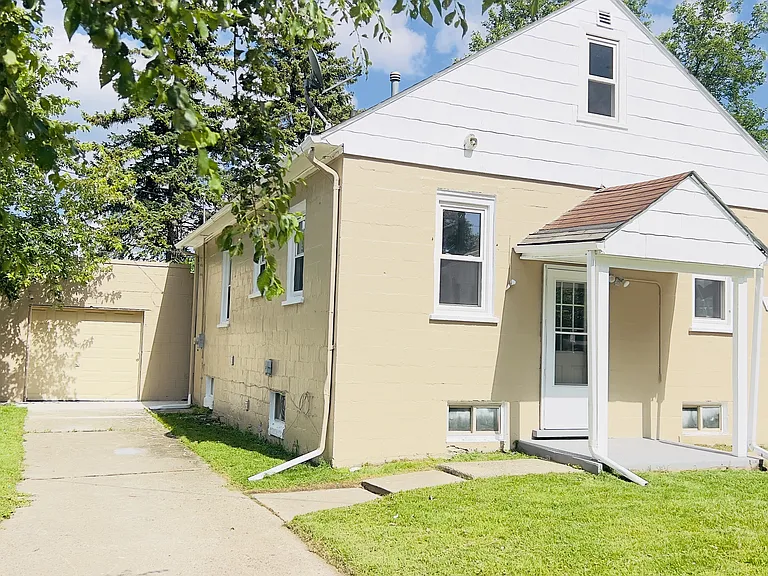 8405 Jackson Ave — Photo 2
