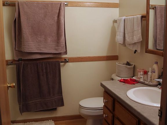 5th image of 438 Main St E #3