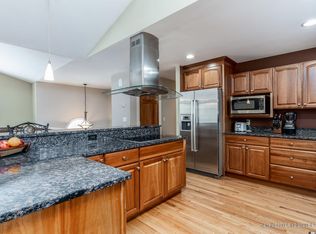 8 Peninsula Dr, Standish, ME 04084