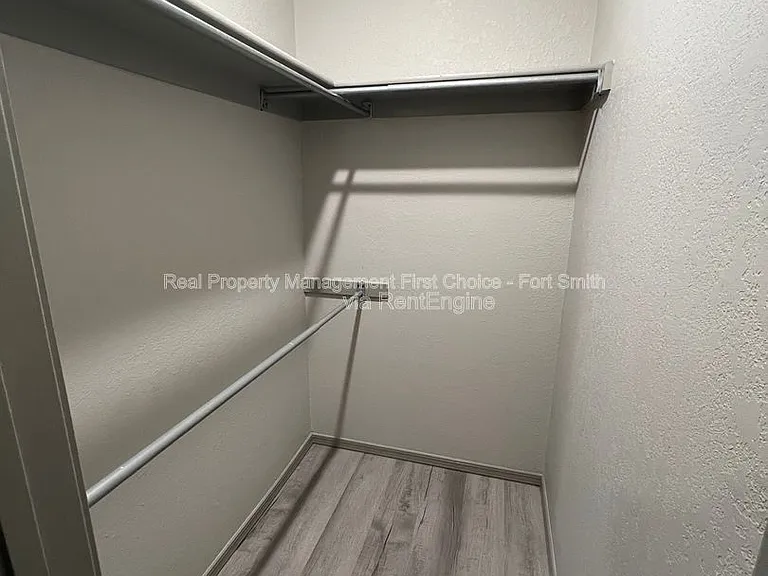 1709 Brooken Hill Dr — Photo 22