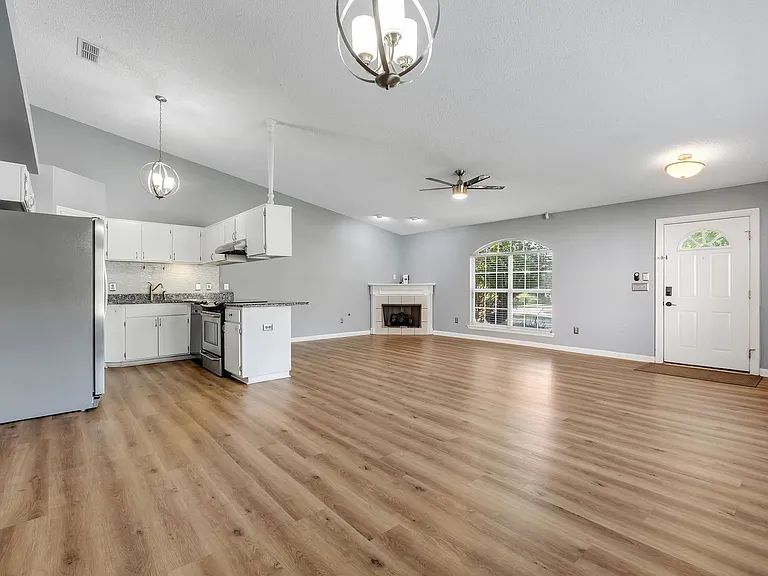2432 Needle Palm Way — Photo 8