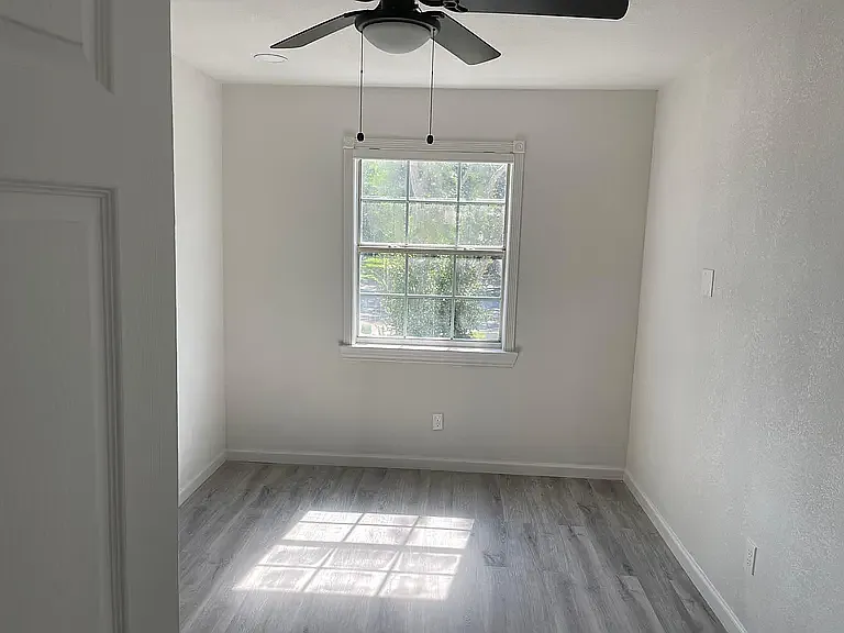 12801 Wilmington Dr — Photo 5