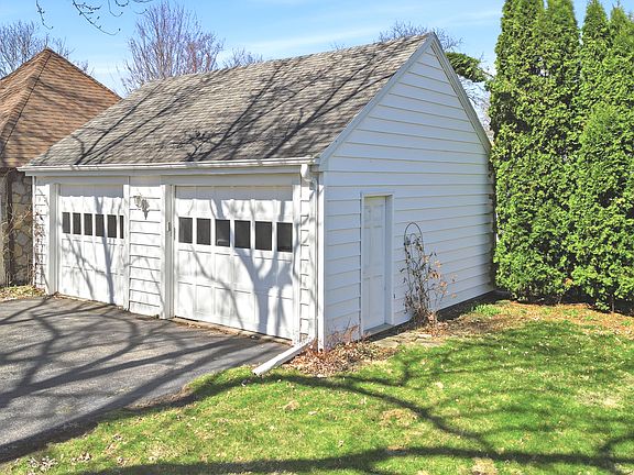 5th image of 807 E Fellows St
