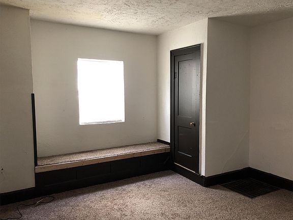 4th image of 39 Parkview Ave #2