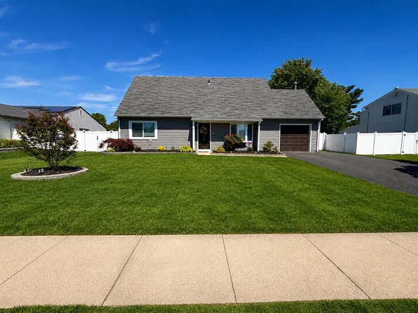 4 Peoria Ln, Sicklerville, NJ 08081
