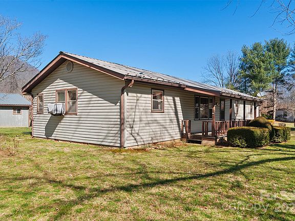 3rd image of 145 Jaybird Ln