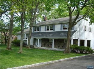 45 Carol Dr, Englewood Cliffs, NJ 07632