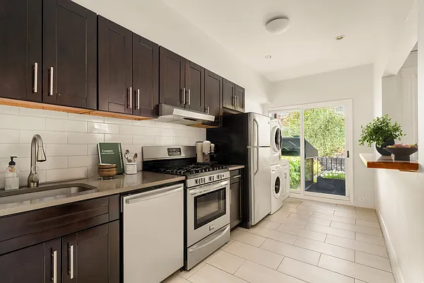 Sold by Douglas Elliman | media 19